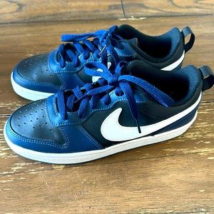 Nike shoes size 5y wore once